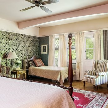 Saravilla Bed & Breakfast - Spitler Room - Bed & Breakfast Near Me - Alma, Michigan