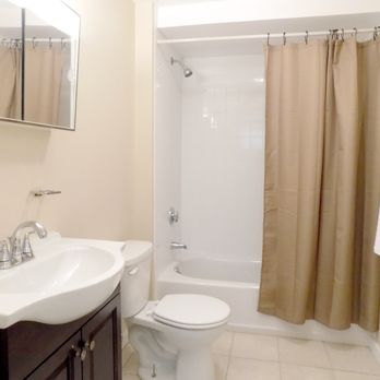 Colonial Townhouse Apartments - Clean and bright bathroom - Apartments Near Me - Willimantic, Connecticut Colonial Townhouse Apartments - Clean and bright bathroom - Apartments Near Me - Willimantic, Connecticut