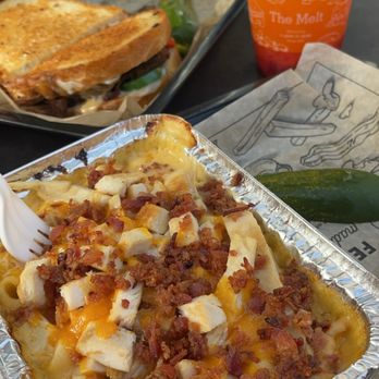 The Melt - GARLIC CHICKEN BACON Mac - New American Near Me - Irvine, California