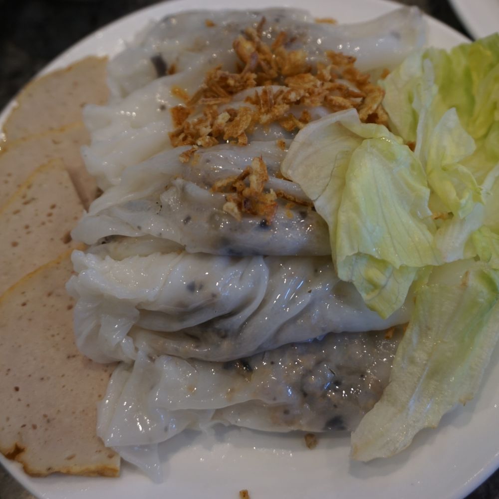 Que Ling Restaurant - Banh Cuon Large. This is the best in the GTA! If you can only get one item this is a must get. You hear me?? This is a must get!!!! - Vietnamese Near Me - Toronto, Ontario Que Ling Restaurant - Banh Cuon Large. This is the best in the GTA! If you can only get one item this is a must get. You hear me?? This is a must get!!!! - Vietnamese Near Me - Toronto, Ontario