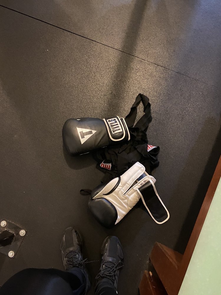 Guv’nors Boxing Club Logo