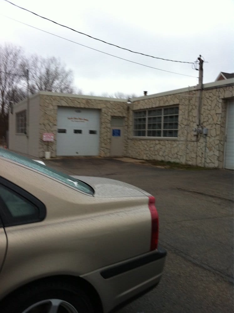 NORTH SHORE AUTO SERVICE Updated October 2024 10309 N Port Washington Rd, Mequon, Wisconsin