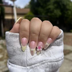 Super Nails