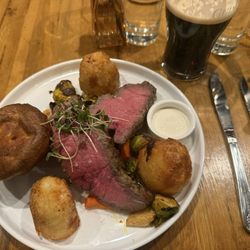 The James - Sunday roast with beef