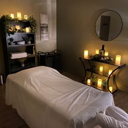 Armstrong Massage & Wellness - Massage room