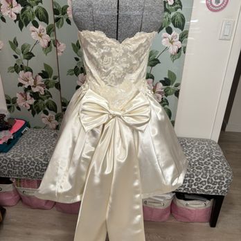 T.Leigh Couture - Sewing & Alterations Near Me