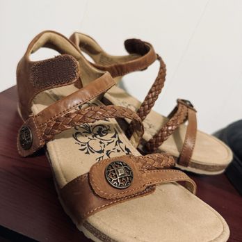 Lucky Feet Shoes - Aetrex Women's Jillian Cognac - Shoe Stores Near Me - Temecula, California Lucky Feet Shoes - Aetrex Women's Jillian Cognac - Shoe Stores Near Me - Temecula, California