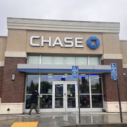 Chase Bank - Front entrance and sign