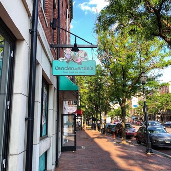 Vanderwende's - a sidewalk in a small town - Ice Cream & Frozen Yogurt Near Me - Philadelphia, Pennsylvania