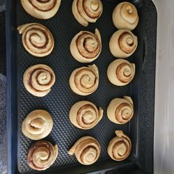 JW Sweets & Treats - Mini Cinnabuns