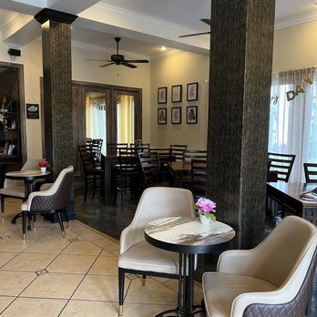 Veskolini Cafe - the interior of a restaurant - Desserts Near Me - Dunedin, Florida Veskolini Cafe - the interior of a restaurant - Desserts Near Me - Dunedin, Florida