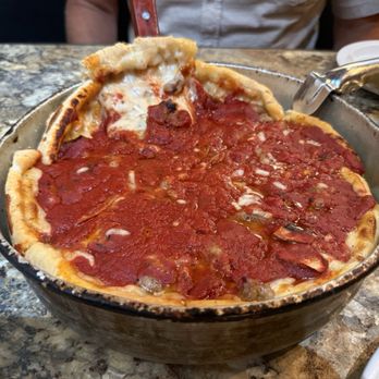 Geppetto's - Deep dish sausage, pepperoni and mushroom pizza - Pizza Near Me - Salem, Oregon