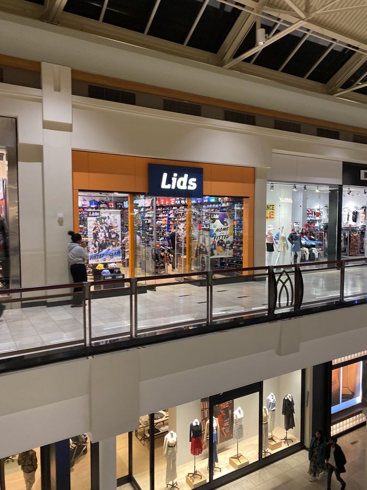 Lids Logo