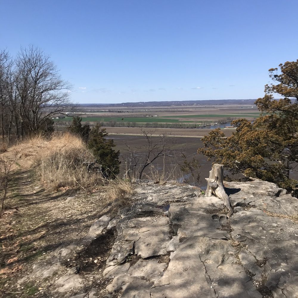 Salt Lick Trail - Scenic Overlook - Hiking Near Me - Valmeyer, Illinois Salt Lick Trail - Scenic Overlook - Hiking Near Me - Valmeyer, Illinois