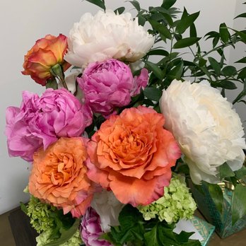 Beethoven's Veranda - Florists Near Me - North Bergen, New Jersey Beethoven's Veranda - Florists Near Me - North Bergen, New Jersey