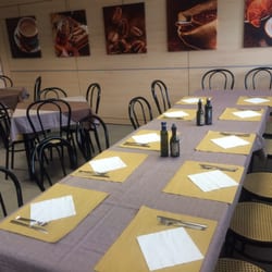 Mia Cafe - Tables