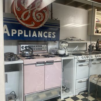 Deer Park Winery & Auto Museum - Early 1900s appliances - Beer, Wine & Spirits Near Me - Escondido, California