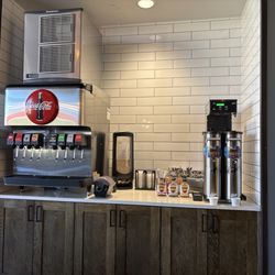 Crust Pizza Co - Drink & Utensils Station