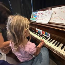 The teVelde Conservatory of Music - A young girl takes her 2nd lesson!