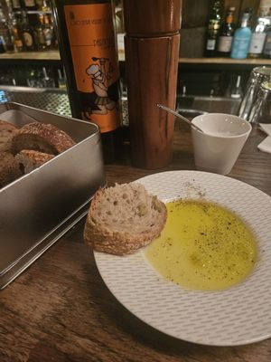 Little London / Bar & Grill by null