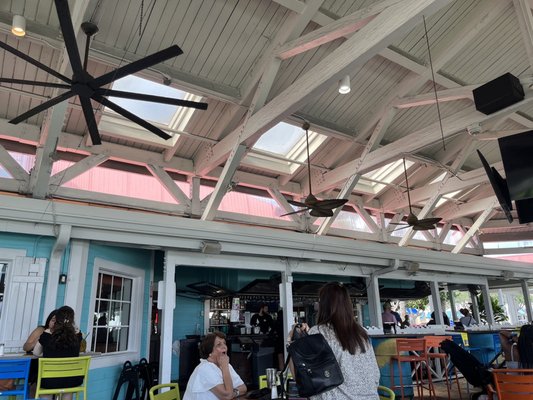Bahama Breeze by null