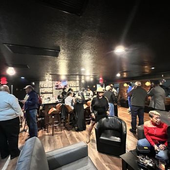 Lounge On Main - Cigar Bars Near Me - High Point, North Carolina