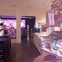 Victoria's Secret & PINK - Main area