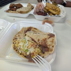 El Sabor Latino - Sencilla and Pupusas
