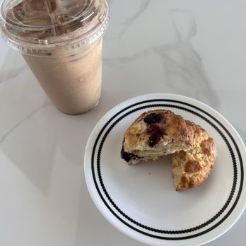 Cafe An'Clair - Honestly the best scones! Blueberry and vanilla - Coffee & Tea Near Me - Seattle, Washington