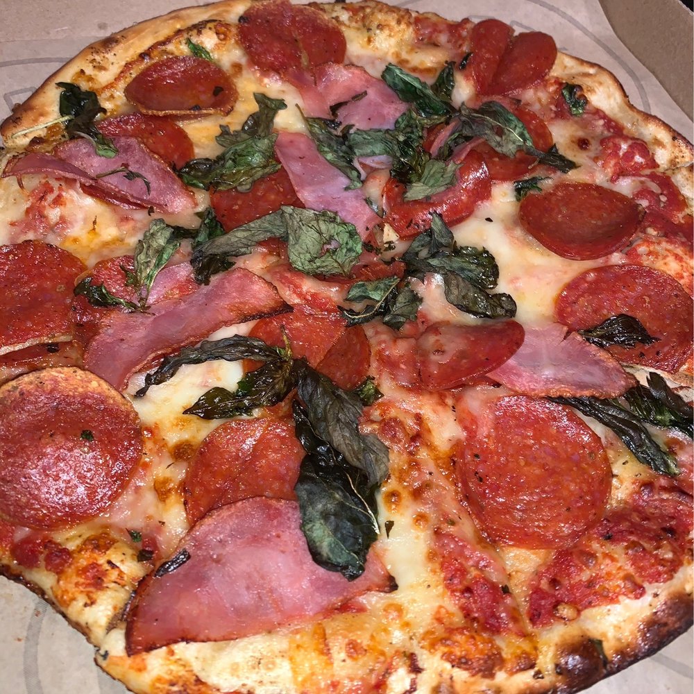 Pieology La Quinta - Custom Pizza w/ Pepperoni, Canadian Bacon, & Basil - Fast Food Near Me - La Quinta, California