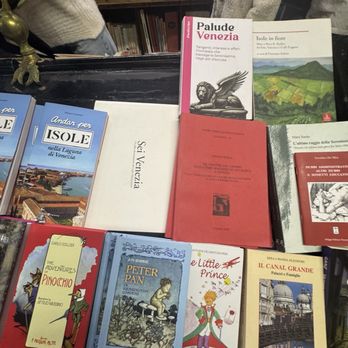 Libreria Acqua Alta - Bookstores Near Me - Venezia, VE Libreria Acqua Alta - Bookstores Near Me - Venezia, VE
