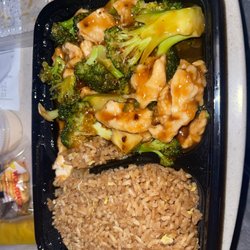 Asian Wok - Chicken and broccoli in garlic sauce