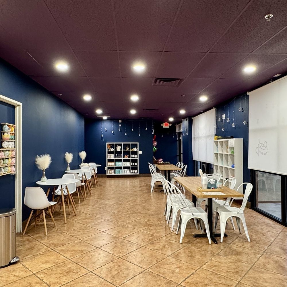 Cool Tea Bar - 04.11.25 seating area - Bubble Tea Near Me - Roseville, California