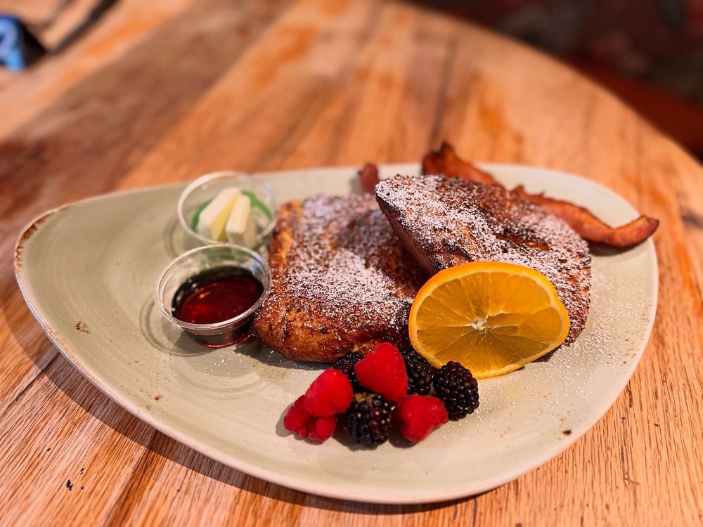 Hiking Hawaii Cafe - wedding in Honolulu, HI