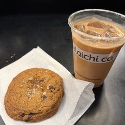 Chocolate Chip Cookie