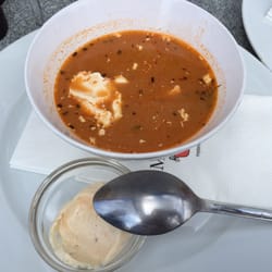 Melanders fisk - Almost no fish or shrimps in the soup :( No mussels at all and the only thing floating is the aioli I just put in
