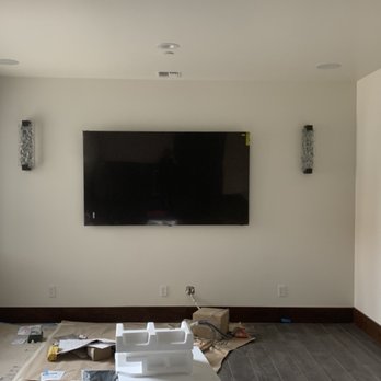 Loud & Clear A/V Systems - Mounted TV with Ceiling Surround Speakers - TV Mounting Near Me