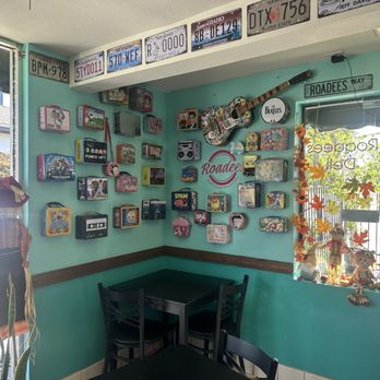 Roadees Cafe - Cute array of lunch boxes as decor - Sandwiches Near Me - Brentwood, California