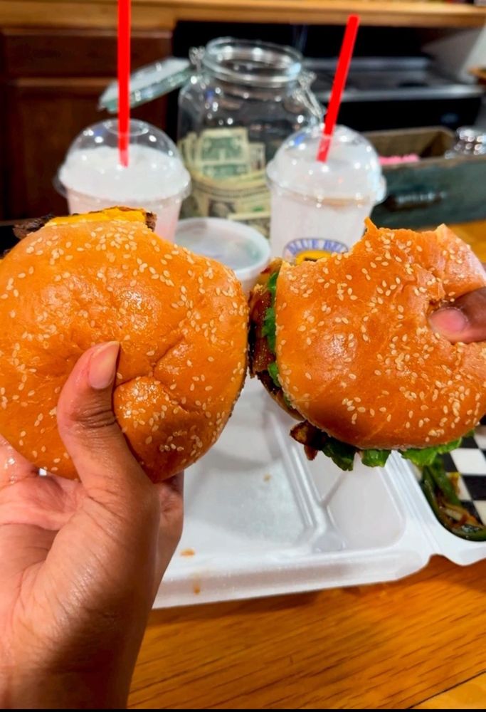 Charlie's Old Fashioned Burgers Image