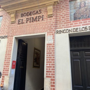 El Pimpi - Bodegas El Pimpi - Dive Bars Near Me - Málaga, Massachusetts