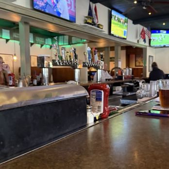 Casey's Pour House - Bar - Bars Near Me - Berwyn, Pennsylvania