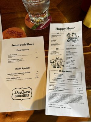 Deluxe Bar & Grill by null