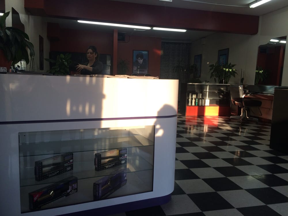 Styles by Mariah Logo