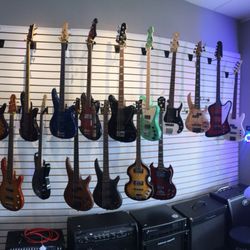 Guitar Man - Electric bass guitars