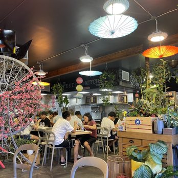Waffle and Berry - Inside - Waffles Near Me - Honolulu, Hawaii