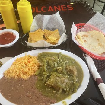 Los 3 Volcanes - Costillas en Salsa Verde / Ribs in Green Sauce. Corn Tortillas and two sauces that were outstanding!!! - Mexican Near Me - Madison, Tennessee Los 3 Volcanes - Costillas en Salsa Verde / Ribs in Green Sauce. Corn Tortillas and two sauces that were outstanding!!! - Mexican Near Me - Madison, Tennessee