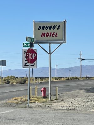 Bruno's Country Club by null