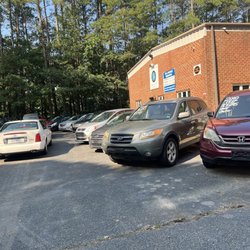 H&C Auto - This is the front of the store...