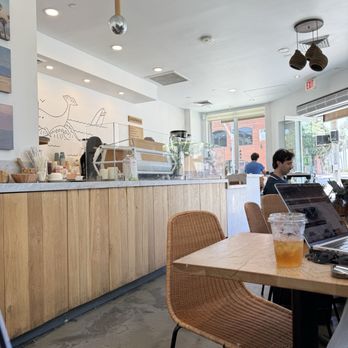 Gnarwhal Coffee - Counter view from corner seating. - Coffee & Tea Near Me - Santa Monica, California Gnarwhal Coffee - Counter view from corner seating. - Coffee & Tea Near Me - Santa Monica, California