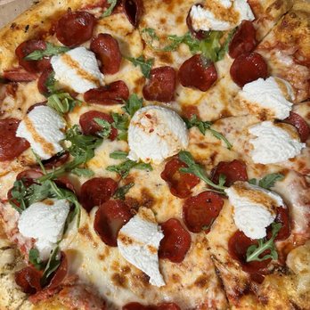 F1F4 Pizza Bar - Beehive pizza - Pizza Near Me - Stone Mountain, Georgia
